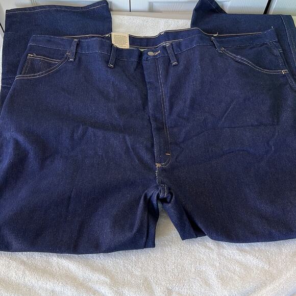 Wrangler Rugged Wear Regular Fit Jeans Dark Blue 52x32 - Picture 2 of 9